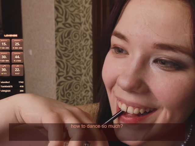 velouraa live cam on BongaCams