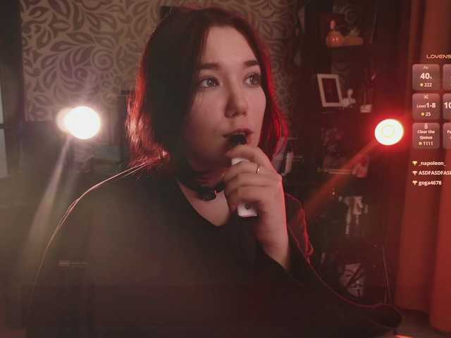 velouraa live cam on BongaCams