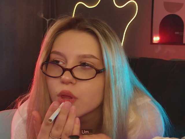 velouraa live cam on BongaCams