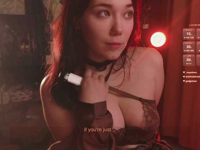 velouraa live cam on BongaCams