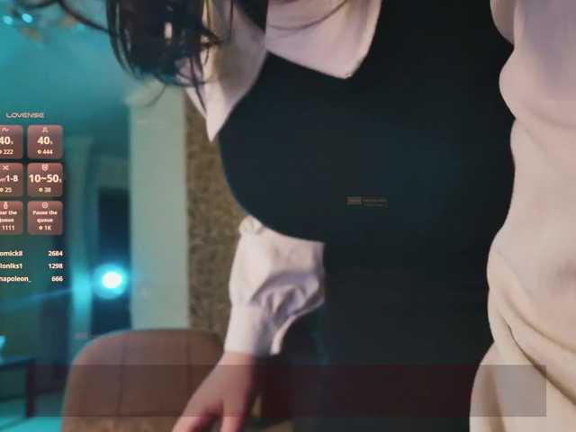 velouraa live cam on BongaCams