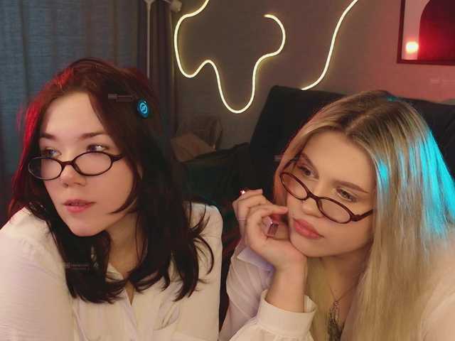 velouraa live cam on BongaCams