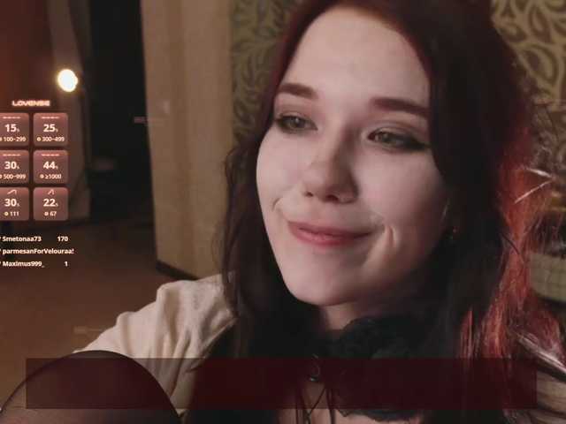 velouraa live cam on BongaCams