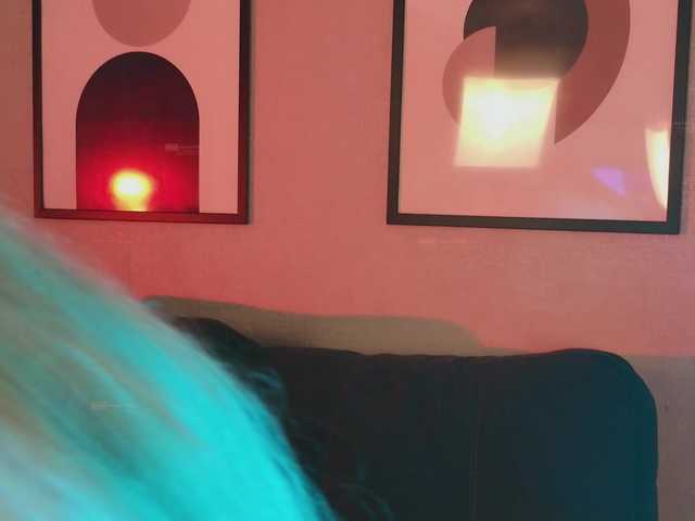 velouraa live cam on BongaCams