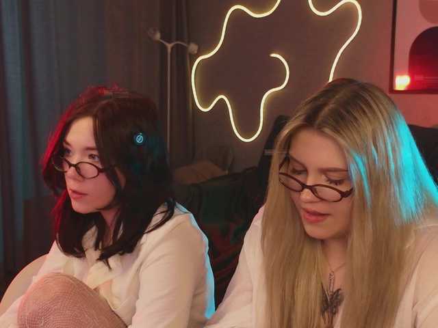 velouraa live cam on BongaCams
