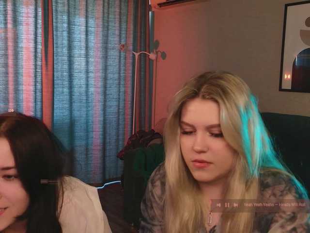 velouraa live cam on BongaCams