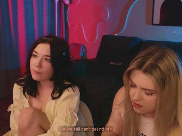 velouraa live cam on BongaCams
