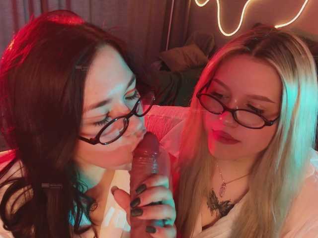 velouraa live cam on BongaCams
