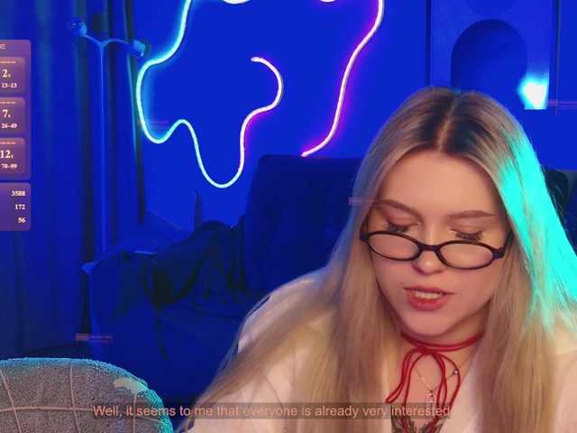 velouraa live cam on BongaCams