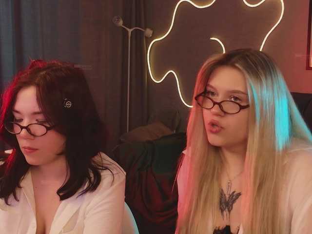 velouraa live cam on BongaCams
