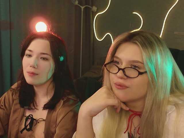 velouraa live cam on BongaCams
