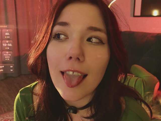 velouraa live cam on BongaCams