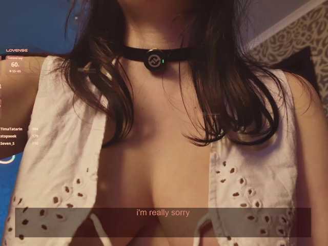velouraa, en directo ahora en BongaCams