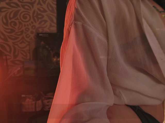 velouraa live cam on BongaCams