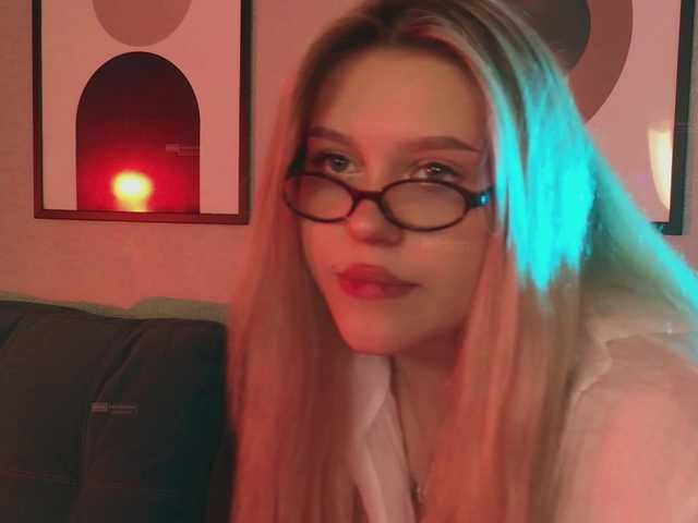 velouraa live cam on BongaCams