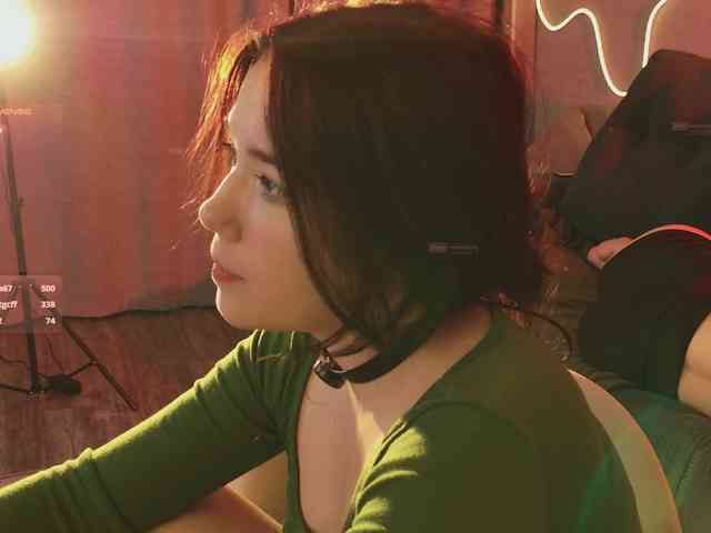 velouraa Sex Cam Show