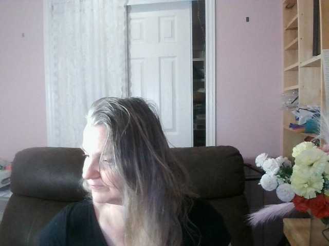 Chealsiek, live now on BongaCams