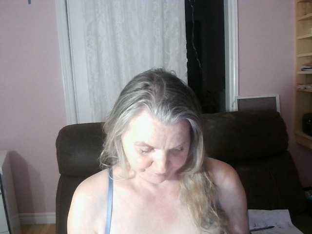 Chealsiek live cam on BongaCams