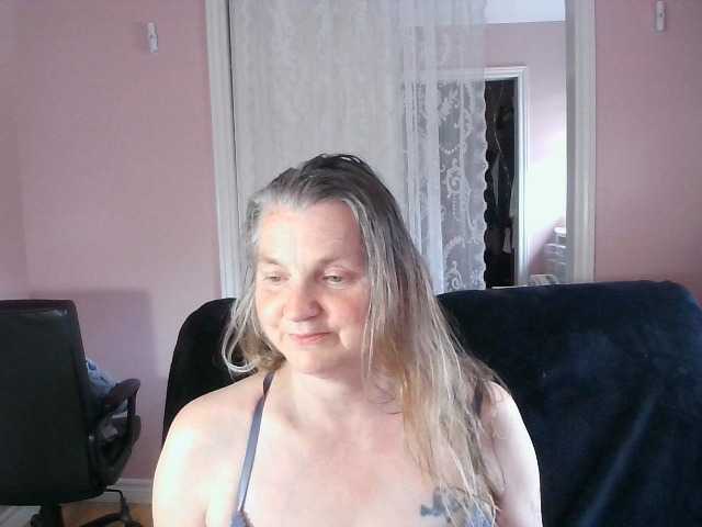 Chealsiek live cam on BongaCams