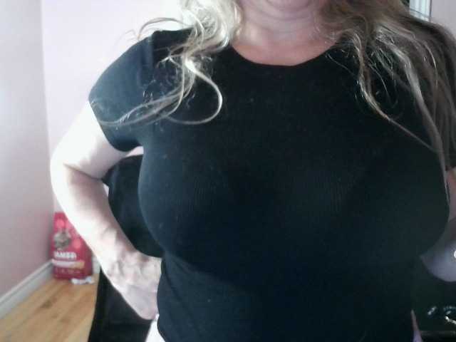 Chealsiek live cam on BongaCams