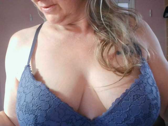 Chealsiek live cam on BongaCams