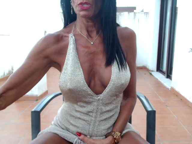 MilfFrenchy webcam