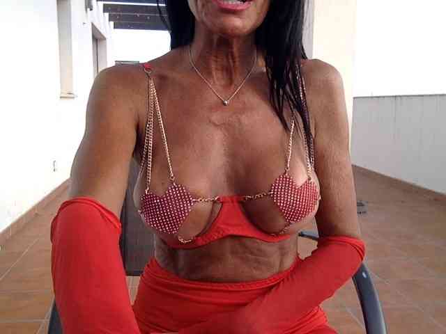 MilfFrenchy webcam