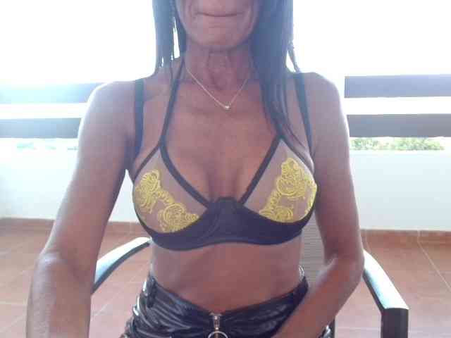 MilfFrenchy webcam