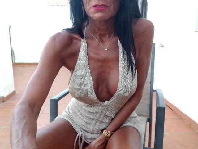 MilfFrenchy webcam