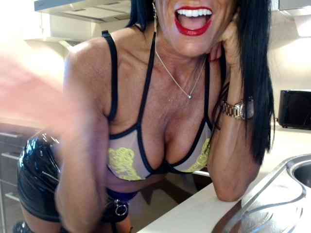 MilfFrenchy webcam