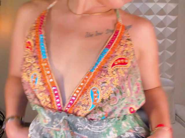 LillySanders live cam on BongaCams