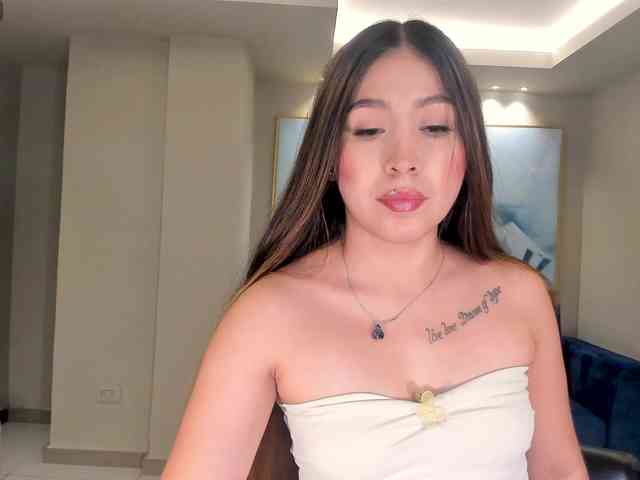 LillySanders webcam