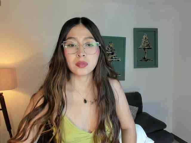 LillySanders webcam