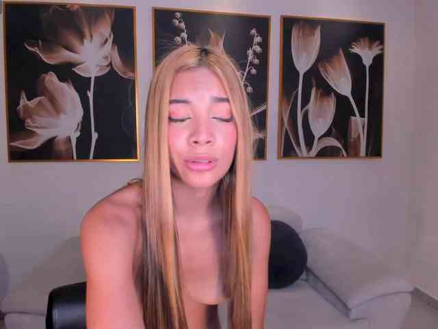 AmberWalker webcam