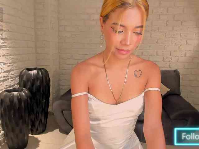 AmberWalker webcam