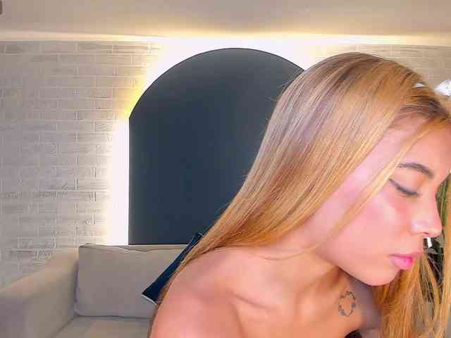 AmberWalker webcam
