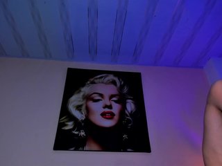 Lovee-Submiissive1