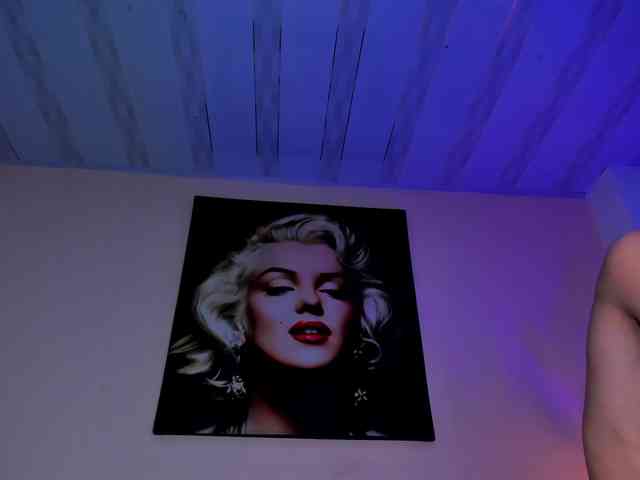 Lovee-Submiissive1 webcam