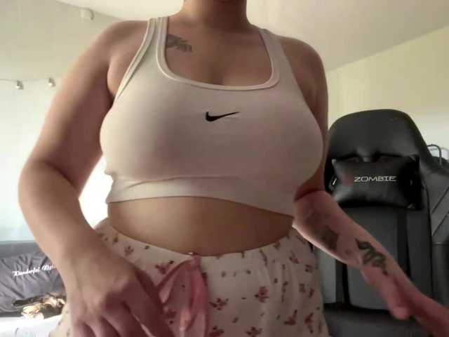 BurmaBarufaldi live cam on BongaCams