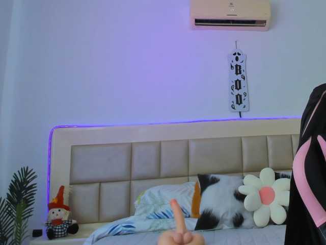 ValeenQueen, live now on BongaCams
