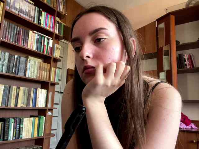 Modèle: CeliaThouvenel