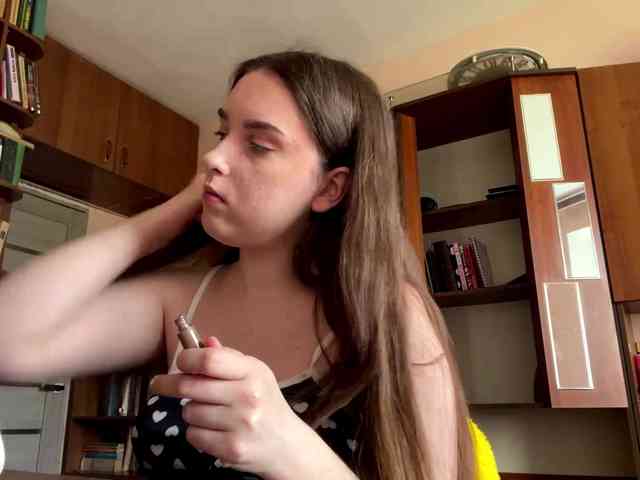 Modèle: CeliaThouvenel