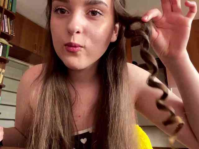 Modèle: CeliaThouvenel