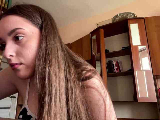 Modèle: CeliaThouvenel