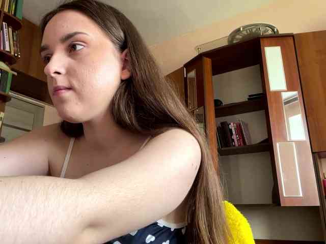Modèle: CeliaThouvenel