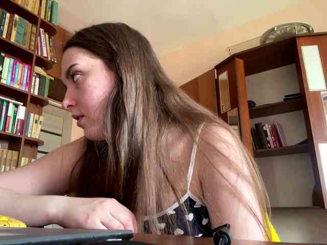 Modèle: CeliaThouvenel