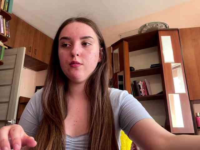 Modèle: CeliaThouvenel