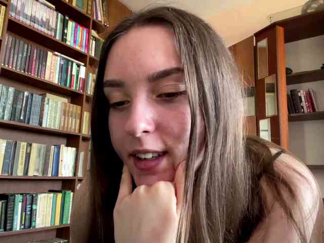 Модель: CeliaThouvenel