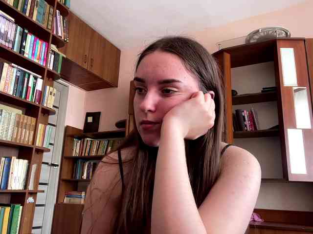 Modèle: CeliaThouvenel