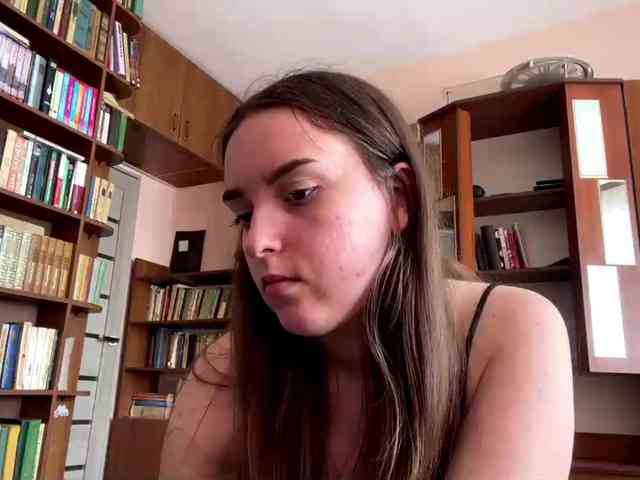 Modèle: CeliaThouvenel